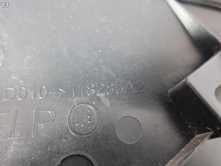 TOYOTA YARIS CROSS 20- MOULURE REVÊTEMENT SUR AILE AVANT DROITE ORIGINALE