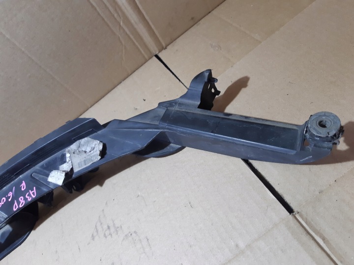 AUDI A3 8P LIFT GLISSIÈRE FIXATION PHARES DROIT AVANT 8P0805608