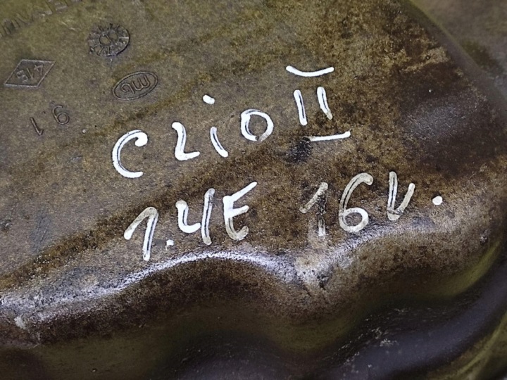 RENAULT CLIO II 1.4 CARTER CUVETTE HUILEUX 8200125691