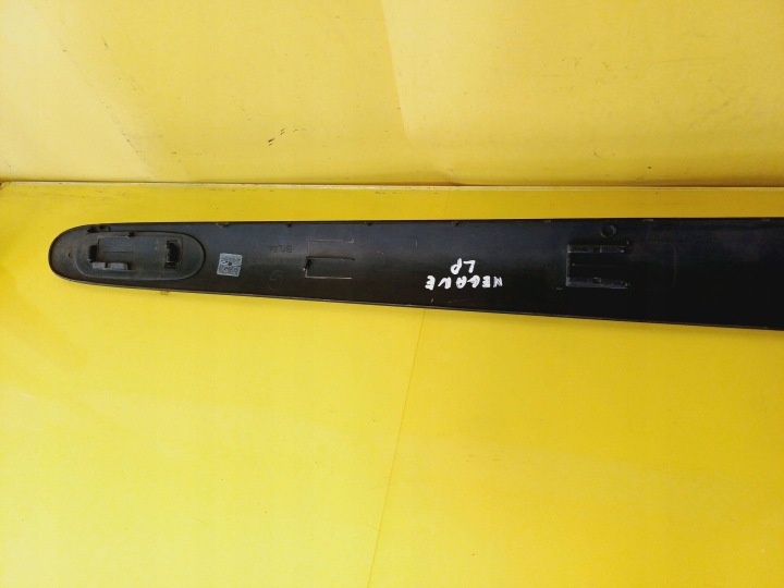 MOULURE PORTES GAUCHE AVANT RENAULT MEGANE I 5D HAYON 7700834101 NR259