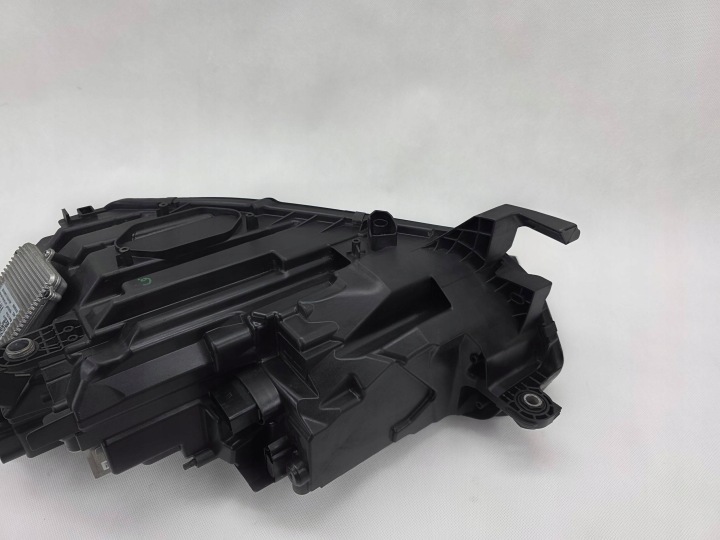 SKODA OCTAVIA IV 4 PHARE PROJECTEUR AVANT DROITE COMPLET LED EUROPE 5E4941016A