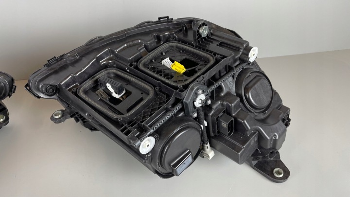 PHARES AVANT MERCEDES E W213 LIFT MULTIBEAM EUROPE