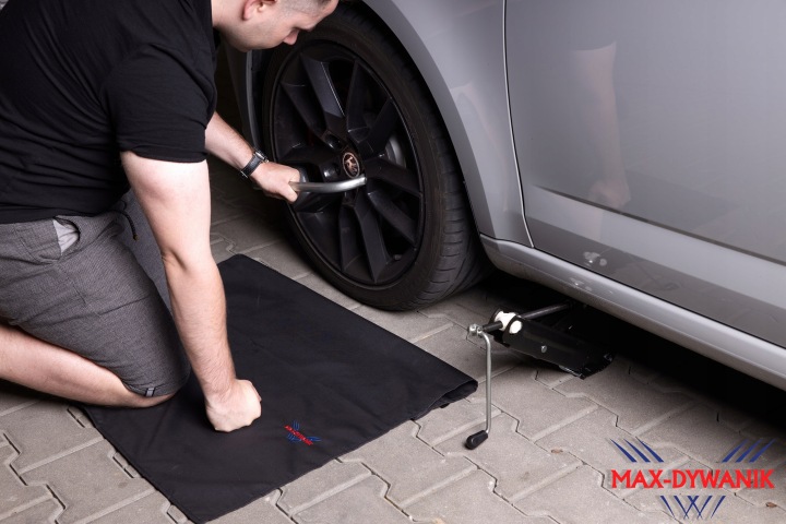TAPIS VERS COUVERCLES DE COFFRE MAX-DYWANIK POLIPROPYLEN 17034+110002