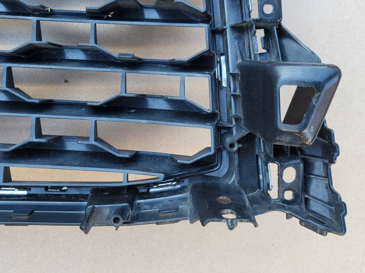 GRILLE GRILLE PARE-CHOCS AVANT CALANDRE RADIATEUR AUDI Q2 81A OE