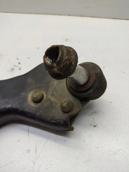 MERCEDES-BENZ VITO VIANO W447 2016 BRAS DE SUSPENSION AVANT INFÉRIEUR A4473330100