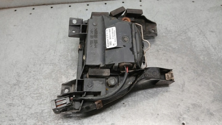 PHARES ANTIBROUILLARD GAUCHE MAZDA 323F 1.5B 00R F014000048