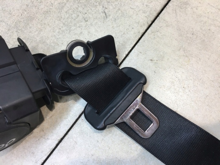 CEINTURE DE SÉCURITÉ DROIT AVANT BMW 5 E39 RESTYLAGE 8217390