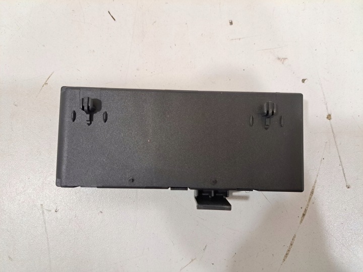 BMW X6 G06 2024 CONTRÔLEUR MODULE ÉLECTRIQUE COUVERCLES DE COFFRE ARRIÈRE COUVERCLES DE COFFRE