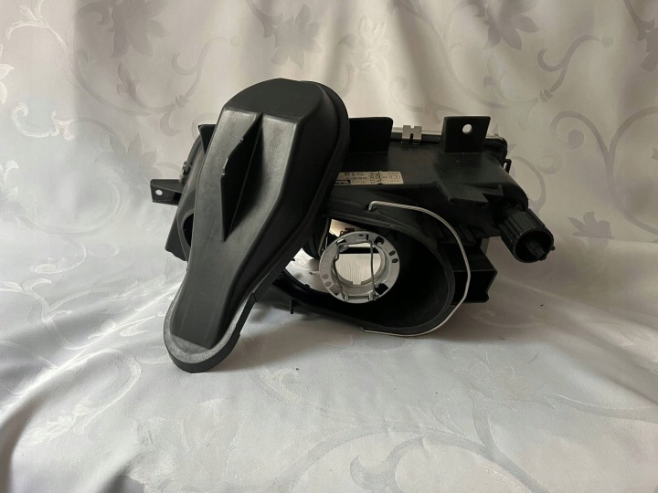 PROJECTEUR DROIT PEUGEOT 405 87-93 ORIGINAL VALEO 061612