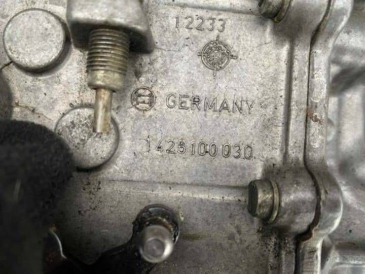 MERCEDES-BENZ W123 300D OM617 POMPE INJECTION 1-SERIA