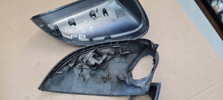 A4 B9 8W LIFT PROTECTION REVÊTEMENT CHÂSSIS RÉTROVISEURS GAUCHE LZ7S 8W0857527