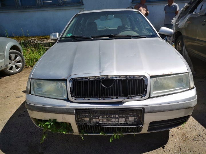 SKODA OCTAVIA COLLECTEUR ADMISSION 2003 1.9L 038129713J