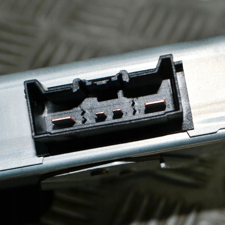 FORD FOCUS 2018 CONVERTISSEUR TENSION MODULE CONVERTISSEURS