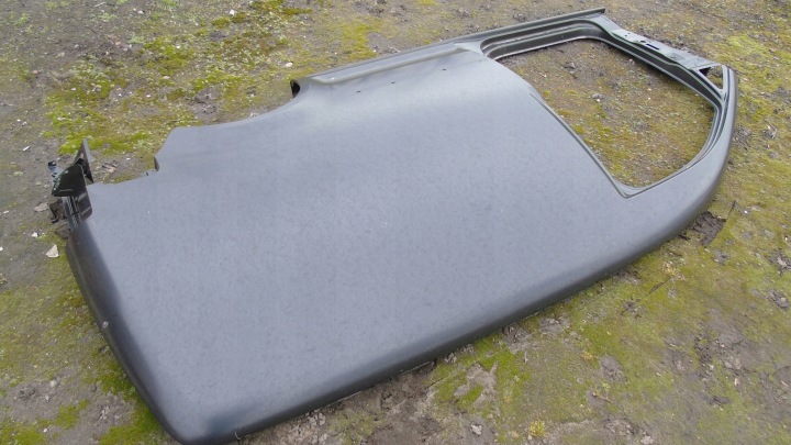QUART BRODERIE POTEAU AVANT GAUCHE CADDY 2K 04-15 3D