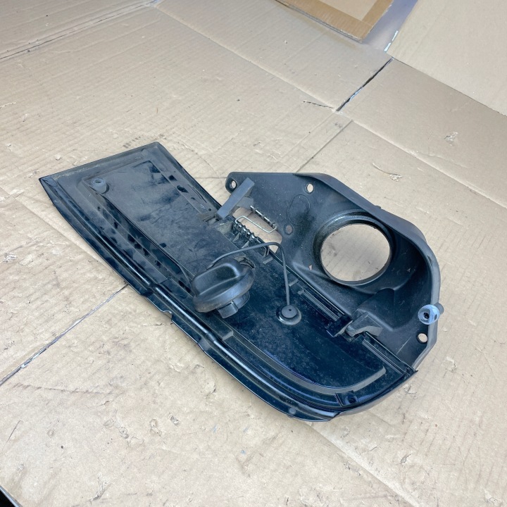 CLAPET GOULOTTE DE REMPLISSAGE ENTRÉE BOUCHON MERCEDES W639 VITO VIANO A6397540034 PEINTURE C197