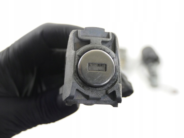 CONTACTEUR D'ALLUMAGE INSERT CLÉ SEMELLE SERRURE BOUCHON GOULOTTE DE REMPLISSAGE CARBURANTS PEUGEOT 208 12-15R.
