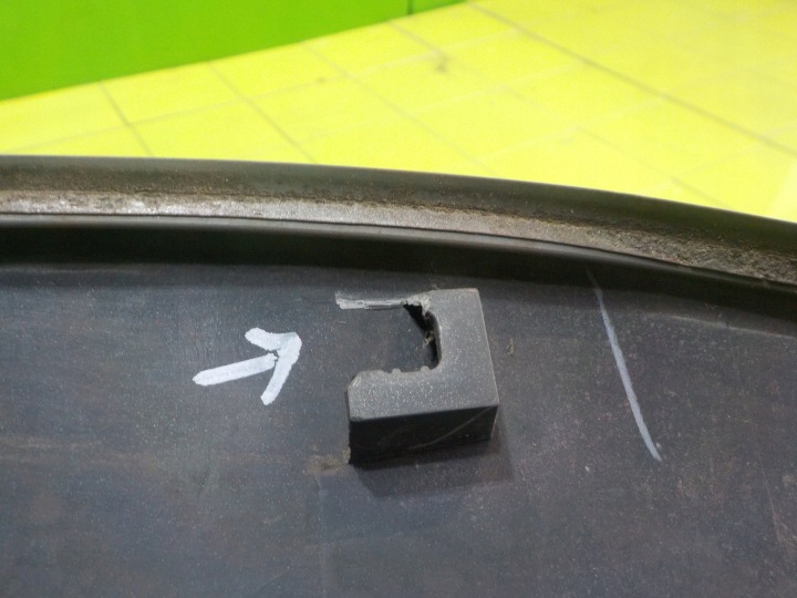 MITSUBISHI L200 IV 2.5 DID 06R 5D MOULURE GARDE-BOUE DROITE ARRIÈRE MN117444