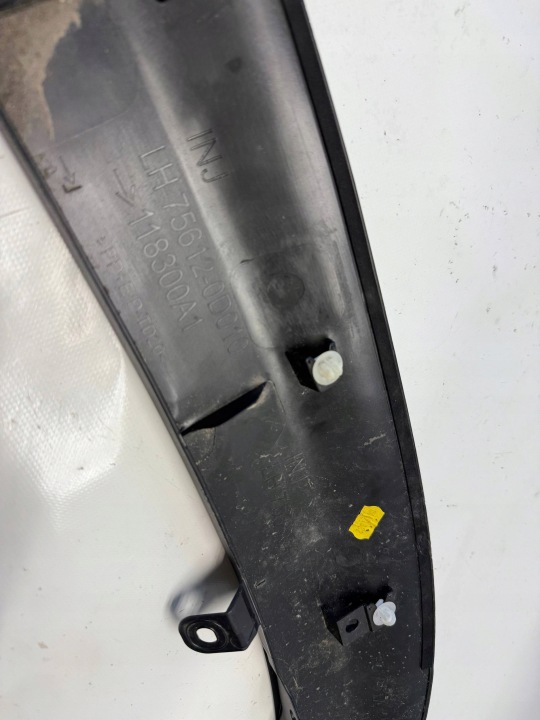 TOYOTA YARIS CROSS MOULURE GAUCHE AVANT AVANT AILE 75612-0D010
