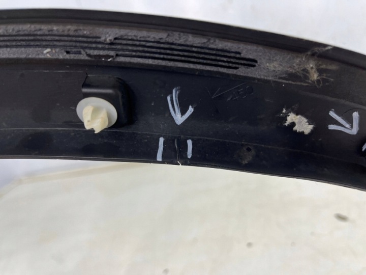 MOULURE SEAT ARONA 17R.- GAUCHE AVANT RANT PASSAGE DE ROUE GARDE-BOUE REVÊTEMENT
