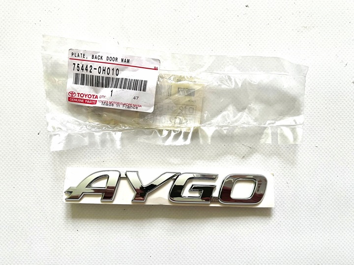 EMBLEMA TOYOTA AYGO 75442-0H010 CON 