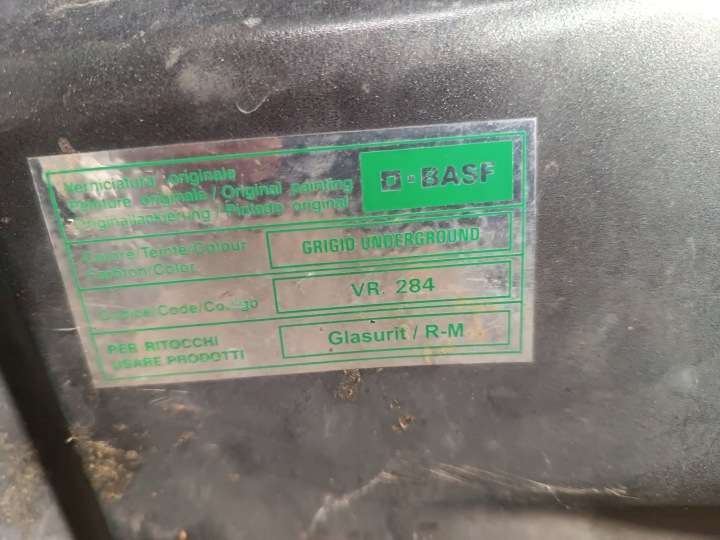 COUVERCLE AVANT CAPOT MOTEUR FIAT BRAVO II COULEUR VR284