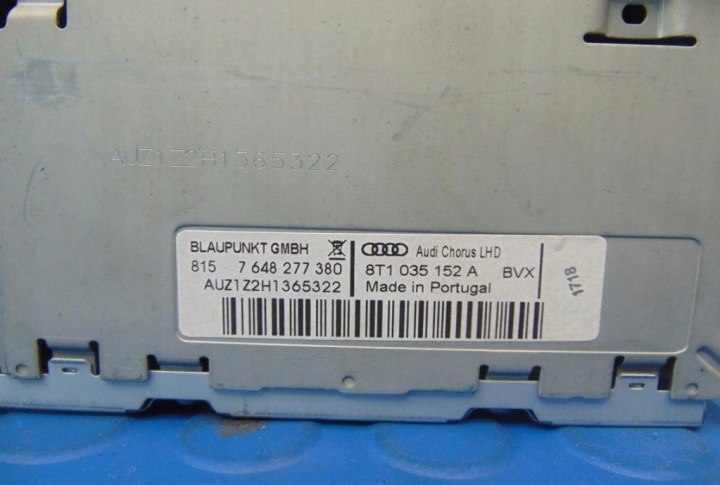 AUDI A4 B8 RADIO 8T1035152A