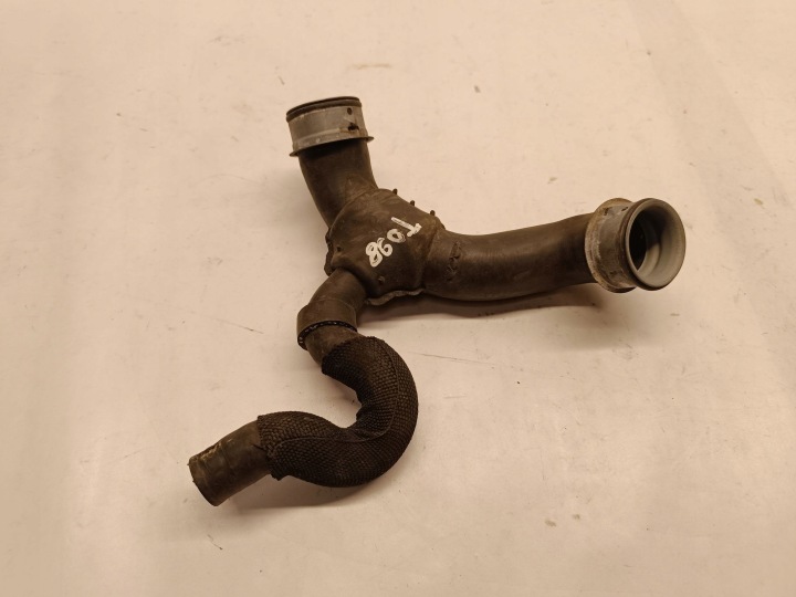 MERCEDES-BENZ CLS W218 FIL AQUATIQUE TURBOCOMPRESSEURS A2185010382 2012 5.5