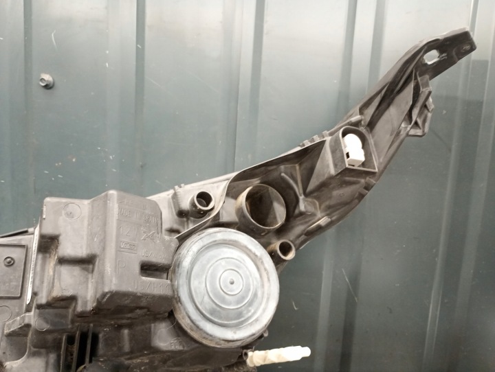 FT11-13W029DB REFLKTOR DROIT FORD TRANSIT CONNECT MK2