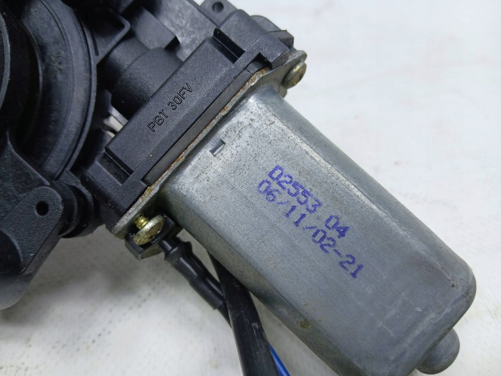 PETIT MOTEUR VITRES GAUCHE AVANT FG0202901 VW TRANSPORTER CARAVELLE T5