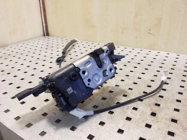 SERRURE DROITS AVANT PORTES PEUGEOT 3008 833325 1.6L DIESEL 80KW 2011