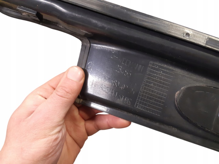 MOULURE SEUIL DROITE CLK W209 A2096800235