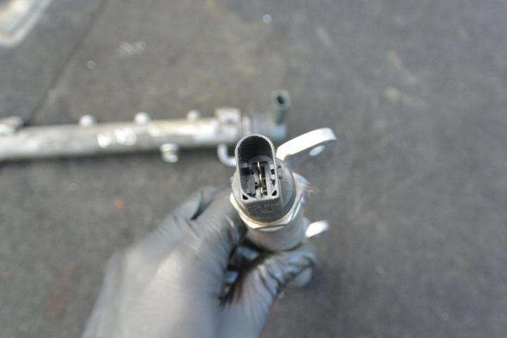MOULURE INJECTION MERCEDES W204 W211 W219 3.0 CDI A6420700495 A6420700695 2 AUTRE PRODUKTY