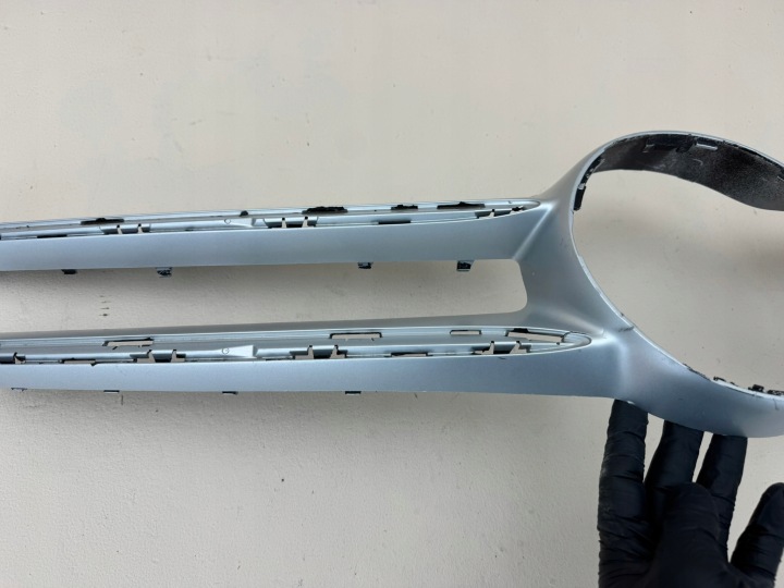 MERCEDES B-KLASA W246 LIFT 14R- GRILLE CALANDRE RADIATEUR PARE-CHOCS A2468880173