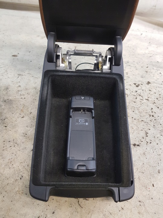 ACCOUDOIR AUDI A6 C6 CUIR MARRON 4F0864114