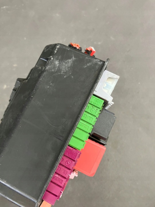 MERCEDES BOÎTE FUSIBLES ENSEMBLE A0009822923
