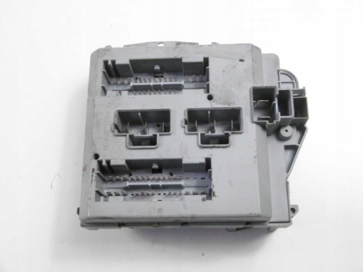 FIAT LINEA BOÎTE FUSIBLES BERLINE 51799847