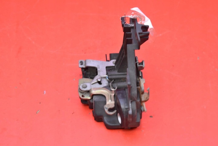 SERRURE DE PORTE GAUCHE AVANT AVANT EUROPE A3B1837015 SKODA OCTAVIA 1 I LIFT 00-10