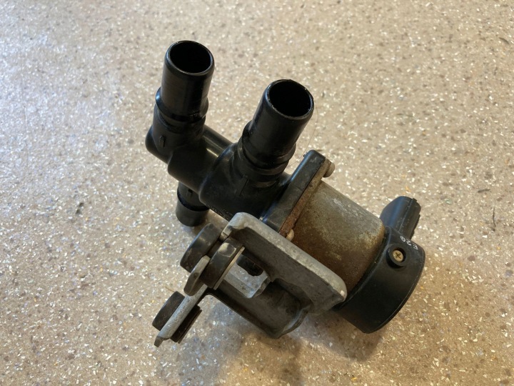 SUPPLÉMENTAIRE POMPE À EAU HYUNDAI IONIQ 5 375W3GI000