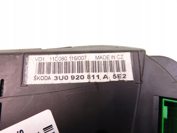 COMPTEUR SKODA SUPERB I 1.9 TDI 3U0920811A