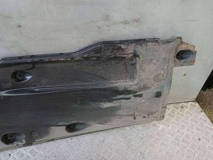 PLAQUE PROTECTION INFÉRIEURE CHÂSSIS DROITE SKODA SUPERB II 3T0825202F