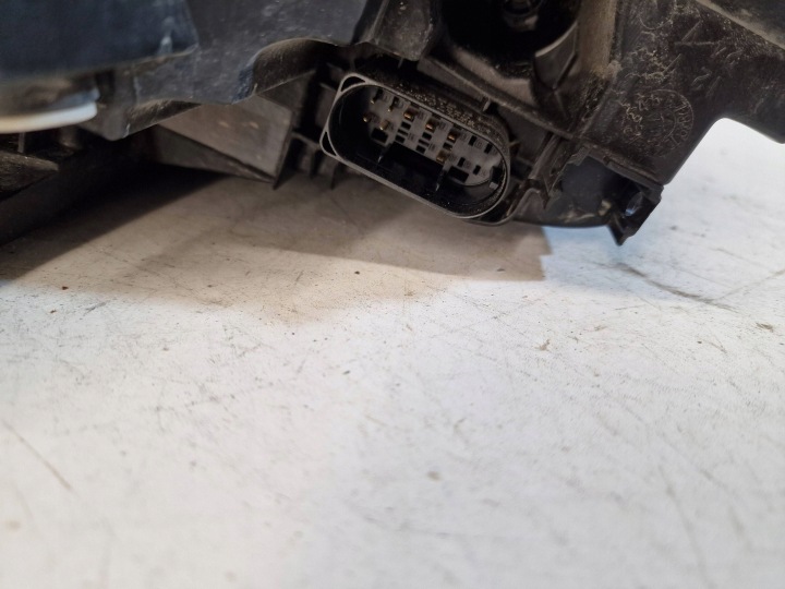 MERCEDES C 205 ILS PHARE AVANT DROITE DROIT AVANT 2059063204