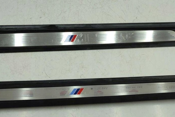 AVANT GAUCHE MOULURE DÉCORATIVE SEUIL BMW 1 (F20) 8055499 1.5L GASOLINE 2018