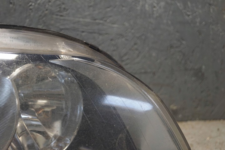 AUDI A4 B7 PHARE DROIT AVANT (S2182) UK