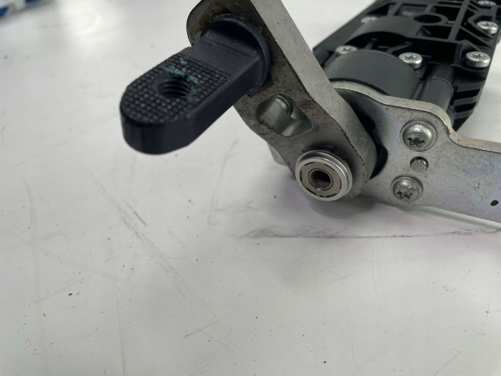 AUDI RS6 C7 2016 SERVOMOTEUR ÉLECTRIQUE ÉLÉVATEUR COUVERCLES DE COFFRE ARRIÈRE COUVERCLES DE COFFRE