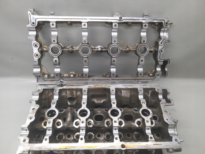 CULASSE MOTEUR 2.0 FSI BVY 150KM A4 GOLF LEON PASSAT TOURAN B6 06D103373AM
