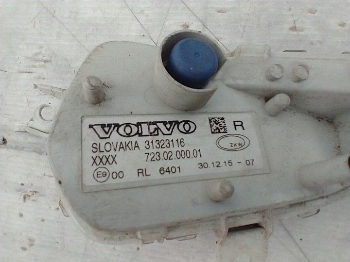 VOLVO V40 II PHARES ANTIBROUILLARD DROIT 31323116