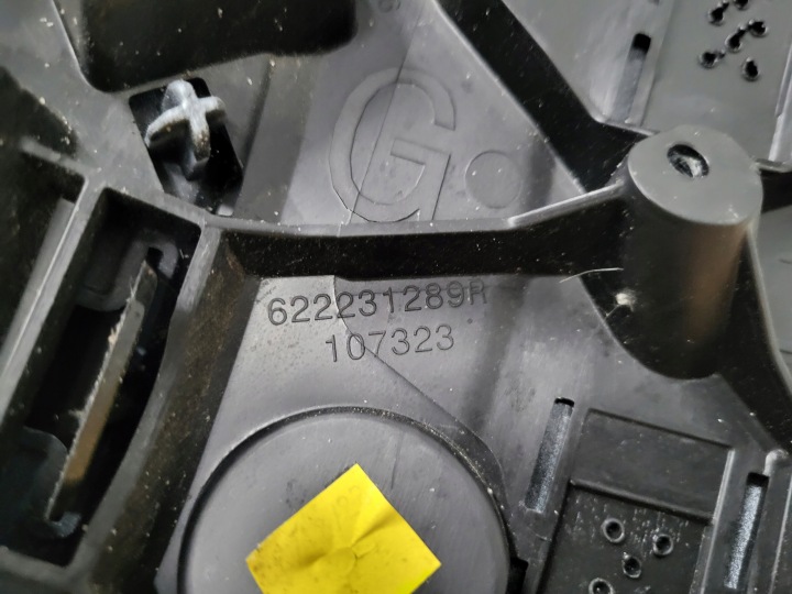 RENAULT MEGANE V 5 E-TECH MOULURE SUR PARE-CHOCS AVANT AVANT GAUCHE PDC