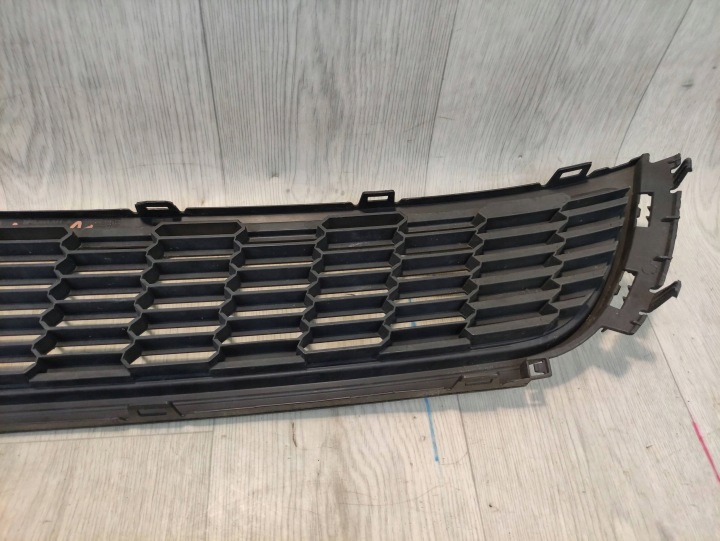 VW POLO V 6R GRILLE CENTRALE PARE-CHOCS AVANT 6R0853677A