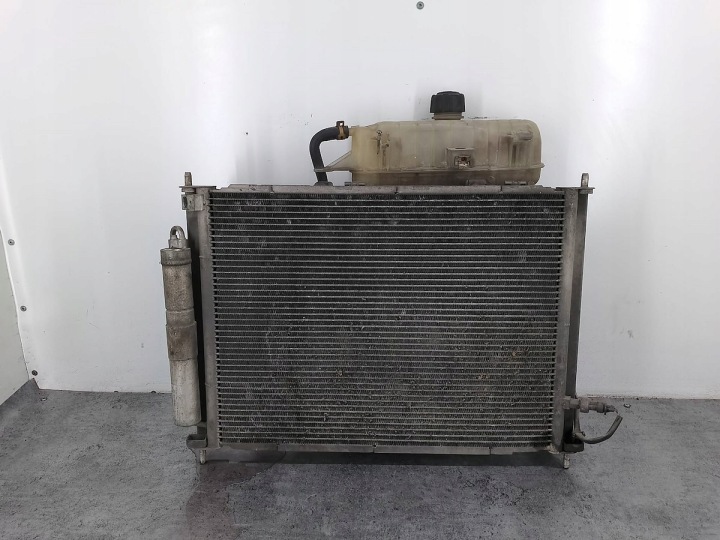 RADIATEUR EAU AVEC VENTILATEUR RENAULT CLIO III 8200688382 8200688375 1.5