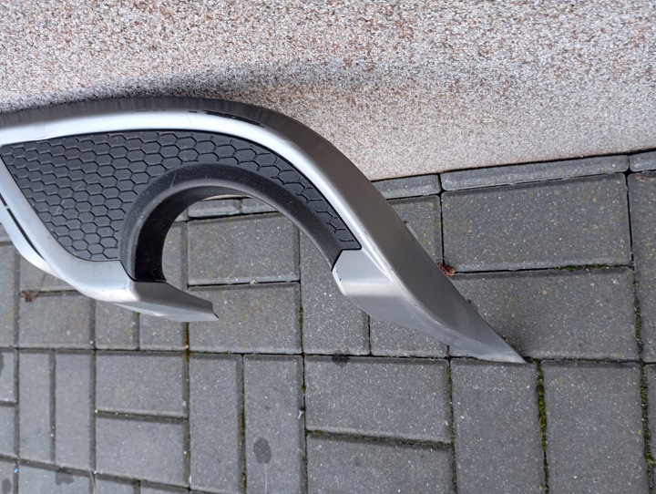 MOULURE DOUBLURE DIFFUSEUR PARE-CHOCS ARRIÈRE R-DESIGN VOLVO V40 II 12-19 31347159